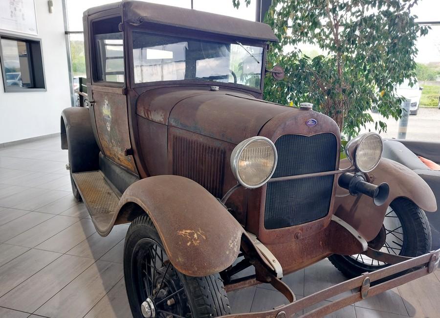 Garage schaeffer vieille voiture ford